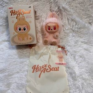 POP MART Labubu Have a seat
DADA